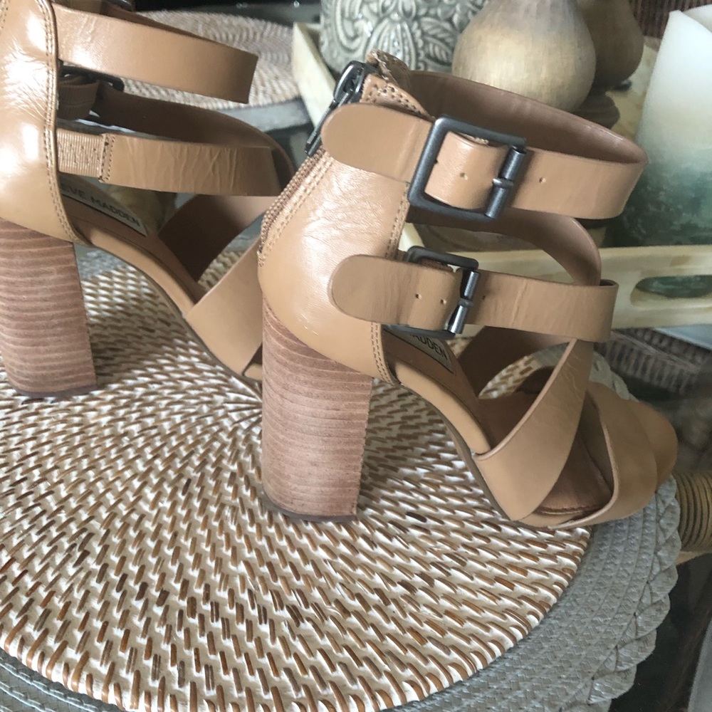 Steve Madden Tan Leather Sandals SZ 6 - Picture 3 of 13
